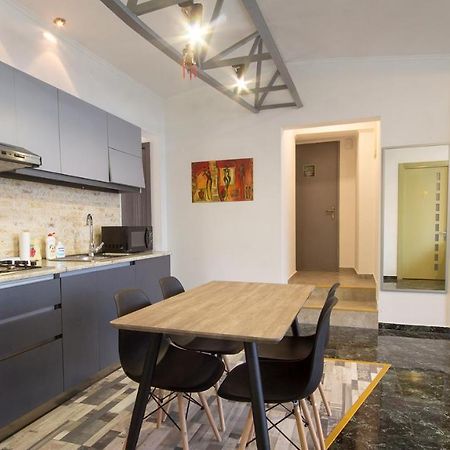 4 Bedroom Apartment On Liberty Square Tbilisi Exteriör bild