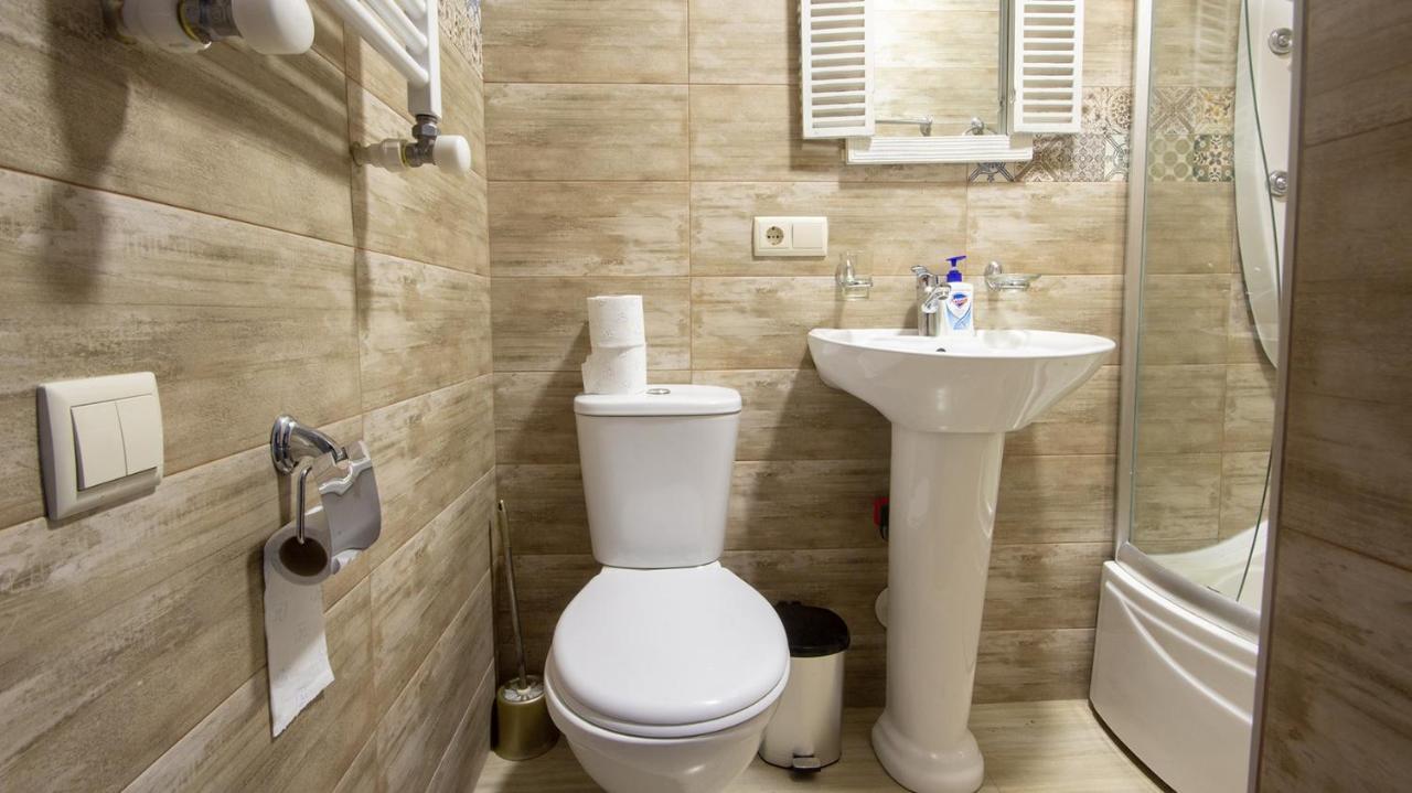 4 Bedroom Apartment On Liberty Square Tbilisi Exteriör bild