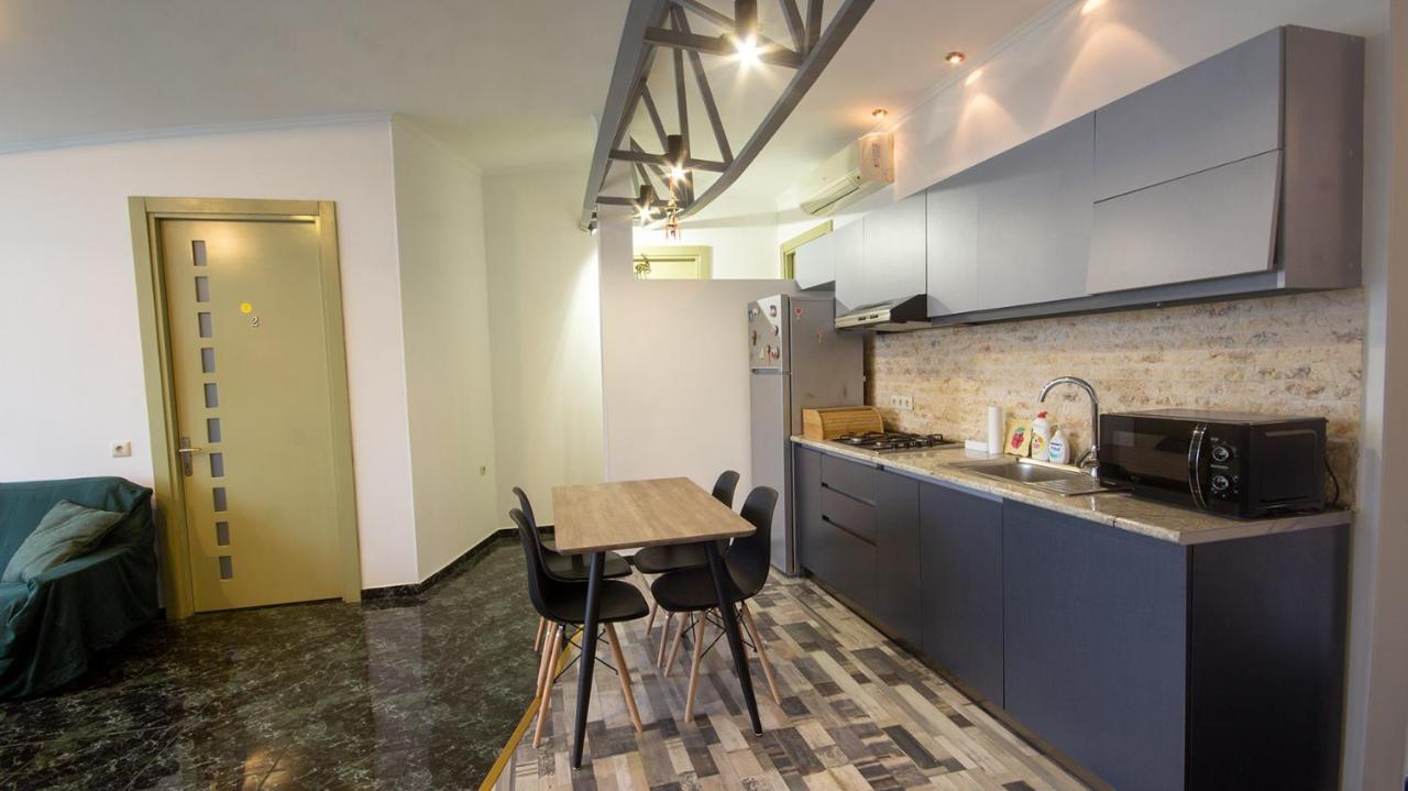 4 Bedroom Apartment On Liberty Square Tbilisi Exteriör bild