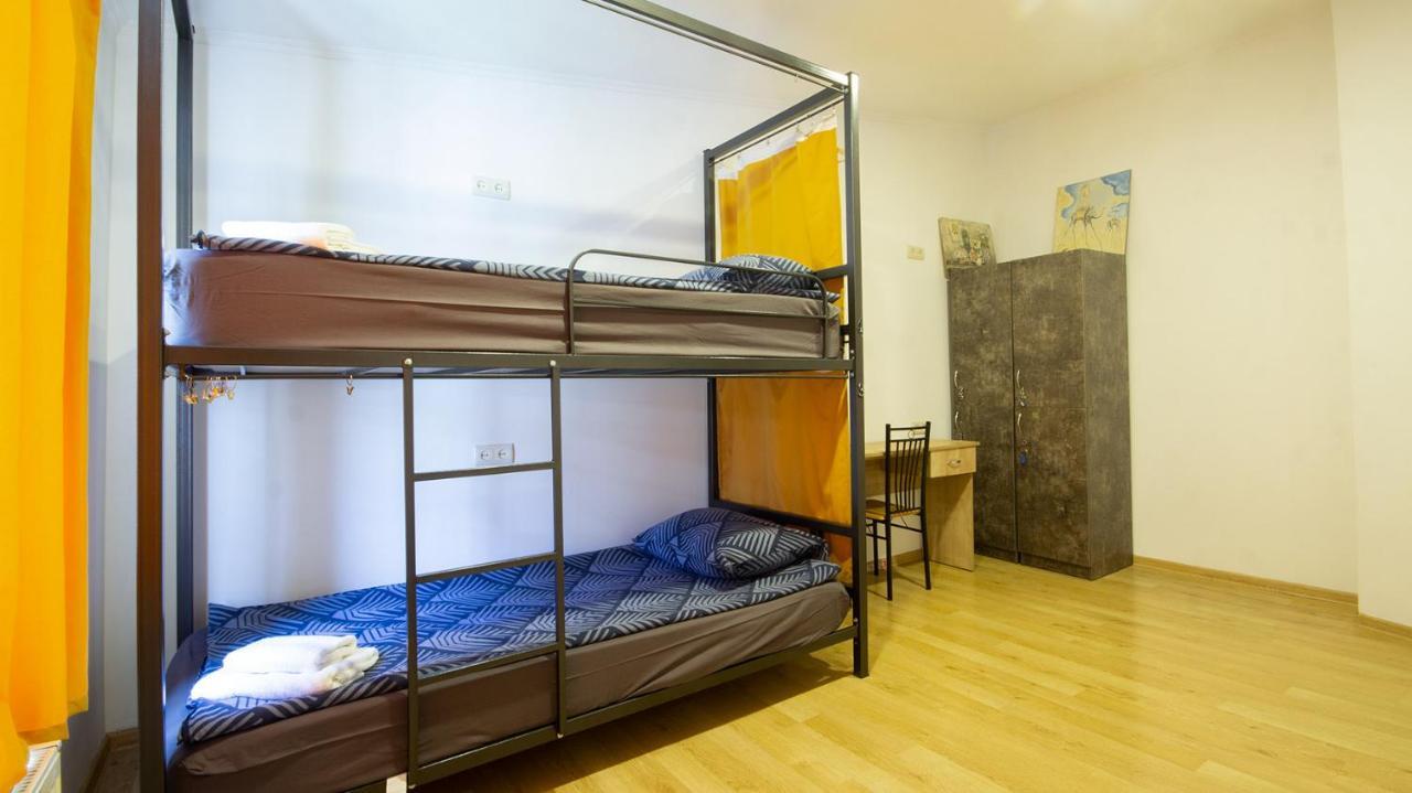 4 Bedroom Apartment On Liberty Square Tbilisi Exteriör bild