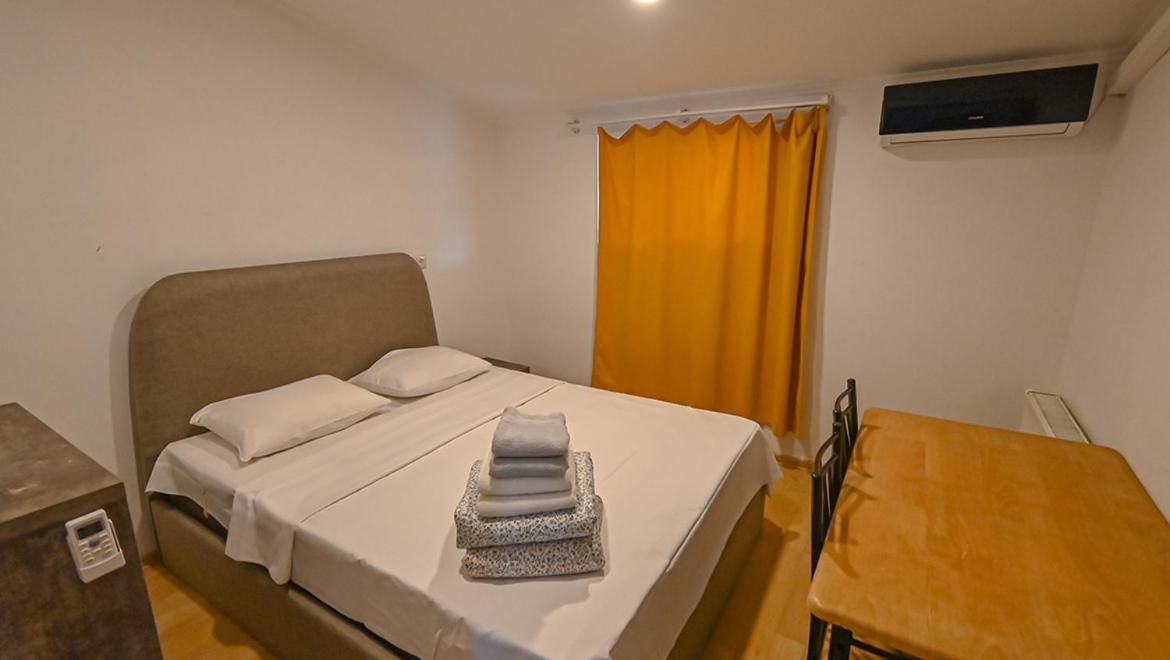 4 Bedroom Apartment On Liberty Square Tbilisi Exteriör bild