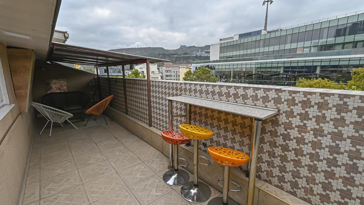 4 Bedroom Apartment On Liberty Square Tbilisi Exteriör bild