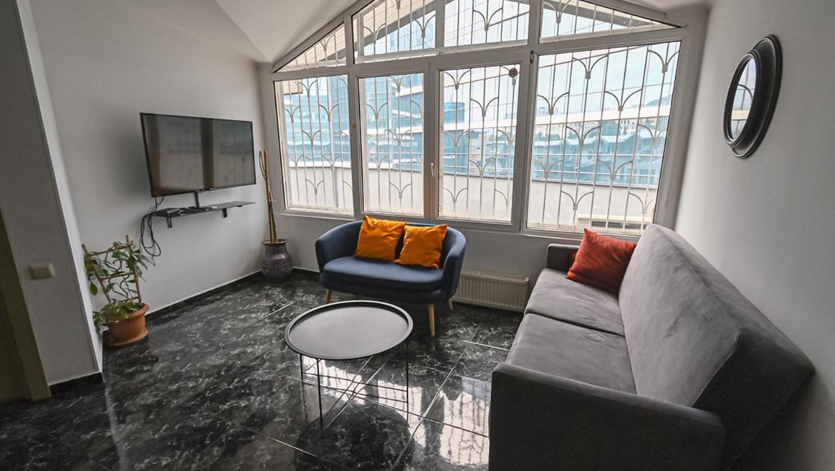 4 Bedroom Apartment On Liberty Square Tbilisi Exteriör bild